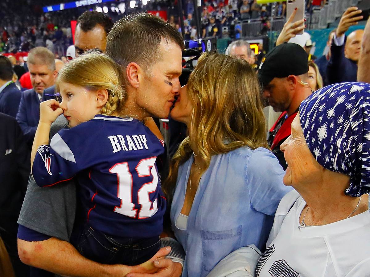 Super Bowl MVP 2017: Tom Brady Gets Title for 4th Time!: Photo 3853891, 2017 Super Bowl, Tom Brady Photos