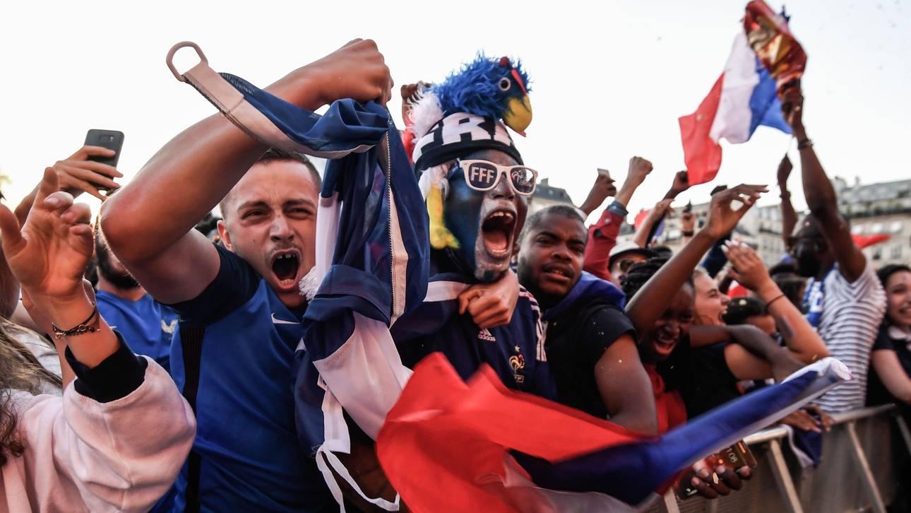 Frankreichs Helden werden gefeiert