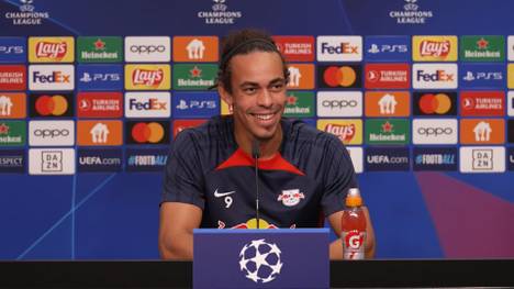 Vor dem Spiel gegen Manchester City wird Leipzigs Yussuf Poulsen gefragt, ob es für Rückkehrer Josko Gvardiol einfacher ist, weil er RB bereits kenne. Poulsen reagiert selbstbewusst.