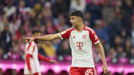 Vorstandschef Dreesen sieht den 19-Jährigen Aleksandar Pavlovic als „Vorbild“ für andere Talente.