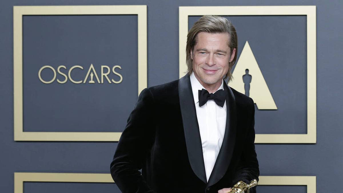 Hollywood-Star Brad Pitt unterstützt die Chiefs. Bei einer Preisverleihung im Januar 2020 trat er vor dem Super Bowl gegen die 49ers sogar mit einem Chiefs-Cap auf