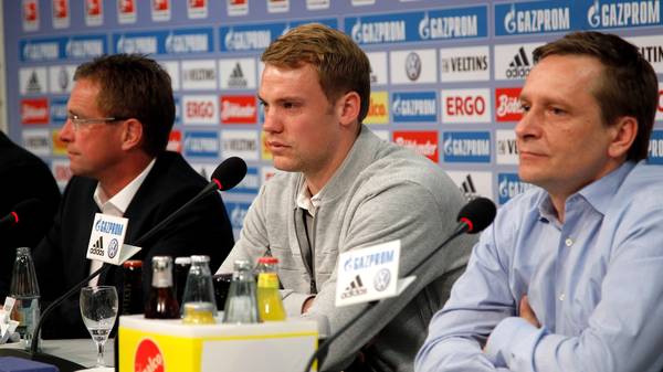 Schalke 04 - Training & Press Conference
