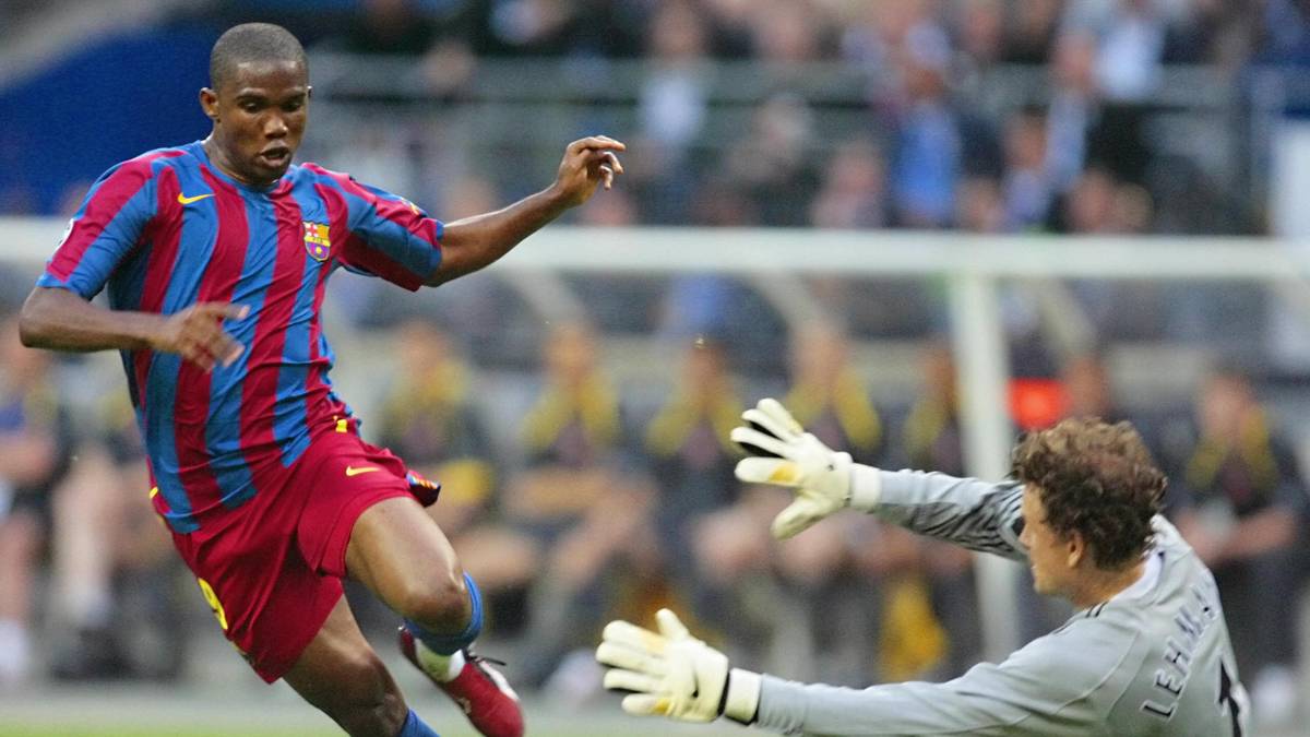 Mit Jens Lehmann dringen die Londoner 2006 bis ins Endspiel nach Paris vor. Für den deutschen Nationaltorhüter ist nach einer Notbremse gegen Samuel Eto´o (links) bereits nach 18 Minuten Schluss. Nach einem 1:2 haben seine Kollegen nach Spielende ebenfalls nichts zu feiern