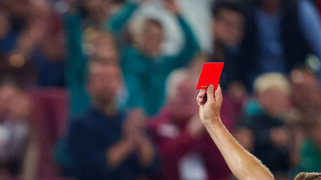 Schiedsrichter bewusstlos geschlagen