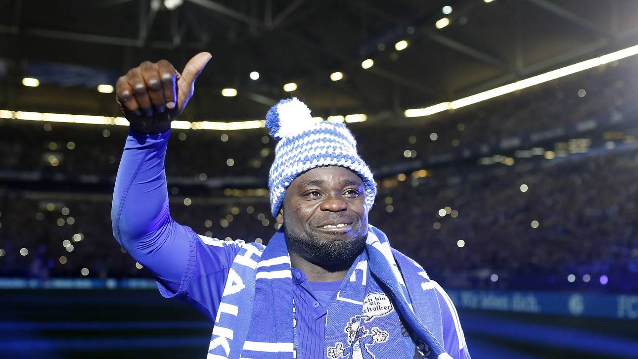 Asamoah bedankt sich bei S04-Fans