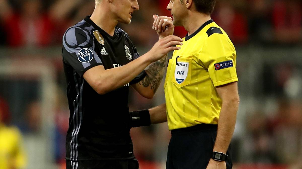 TONI KROOS: Starker Auftritt des Weltmeisters an seiner alten Wirkungsstätte. Ließ sich vom Druck der Bayern nicht aus der Ruhe bringen und fungierte als Denker und Lenker im Real-Spiel. SPORT1-Note: 2