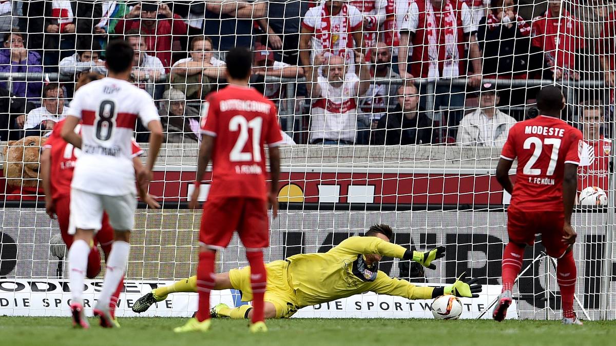 Nach unzähligen vergebenen Chancen des VfB trifft Köln völlig unvermutet nach 75 Minuten: Anthony Modeste verwandelt einen Foulelfmeter