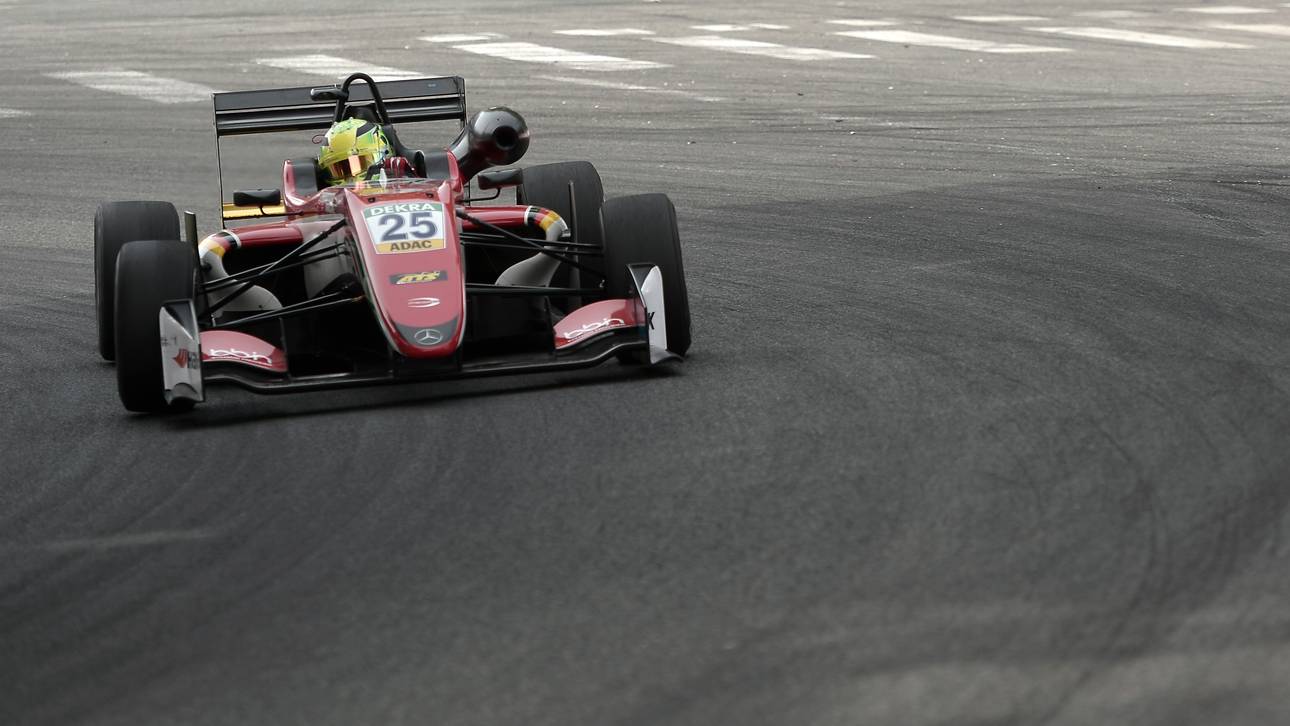 Schumacher verpasst Punkte knapp