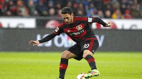 Leverkusen bangt vor der Partie gegen Villarreal um Hakan Calhanoglu 