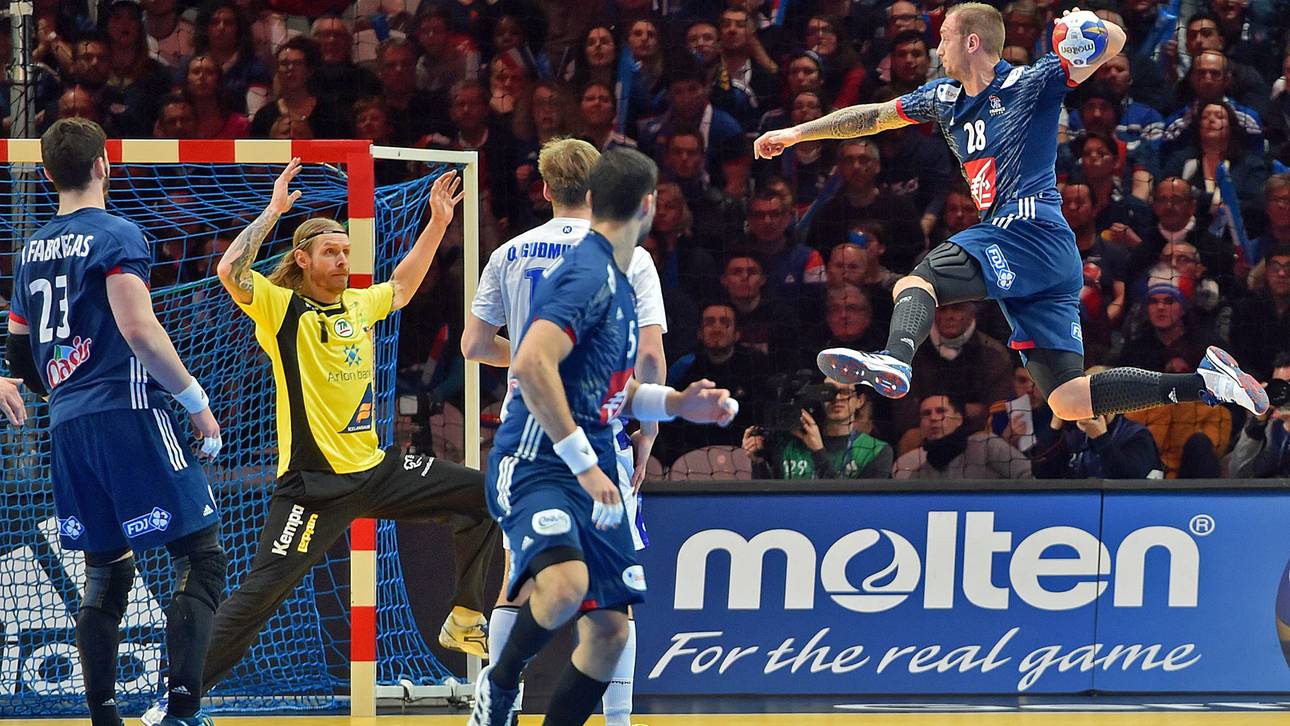 Franzosen vor Rekordkulisse weiter