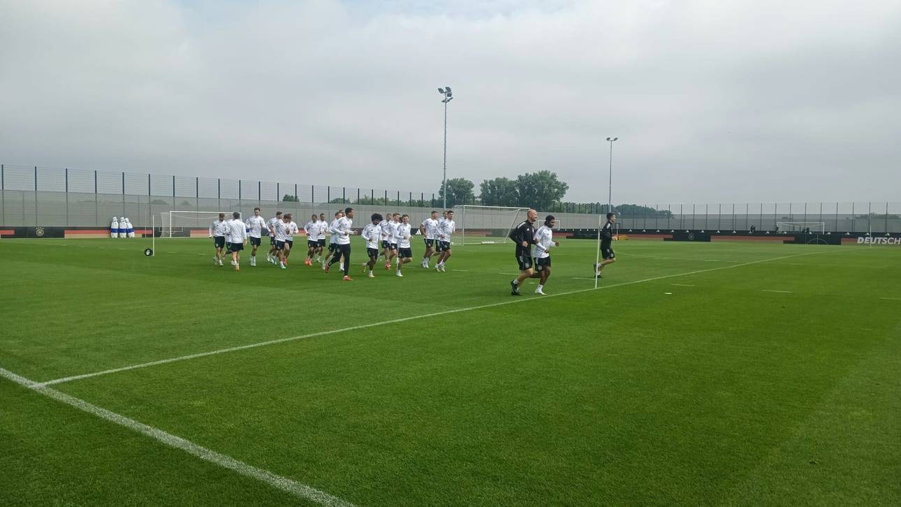 DFB-Training: Alle Mann an Bord