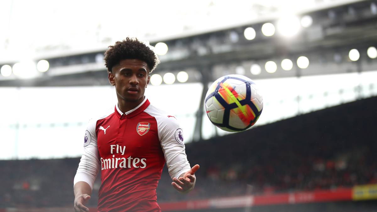 Die TSG reagierte damit auch verletzungsbedingten Ausfälle der Mittelfeldspieler Nadiem Amiri, Lukas Rupp und Dennis Geiger. "Reiss Nelson wird uns durch seine variablen Einsatzmöglichkeiten auf der Achter-Position, als Außenstürmer oder hängende Spitze wieder deutlich mehr Optionen geben", sagte Manager Alexander Rosen