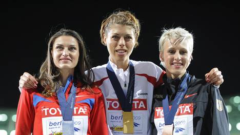 Eigentlich beendete Ariane Friedrich (rechts) den WM-Wettkampf 2009 auf dem dritten Platz 