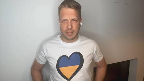 Im Maschinensucher Doppelpass 2. Bundesliga erzählt Oliver Pocher von seinem Stadionbesuch beim Pokalfinale von Hannover 96 - und verrät, warum er kein Beweisfoto hat.