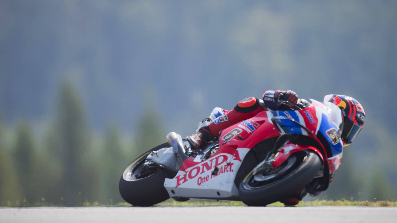 Bradl stürzt bei Dovizioso-Sieg