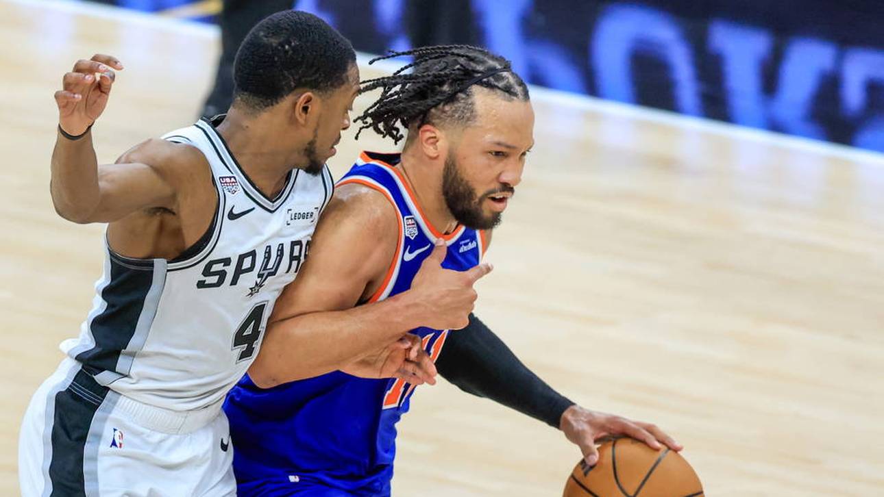 Jalen Brunson (r.) im Duell mit De Aaron Fox