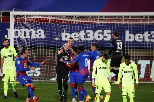 Eibar-Keeper trifft - aber Suarez rettet Atletico