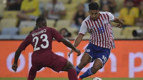 Cecilio Dominguez (r.) verspielte mit Paraguay gegen Katar einen Sieg