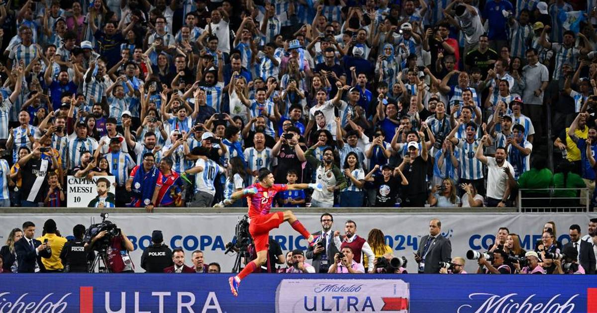 Copa Locura!  Messi comete un error, pero el héroe del Mundial lo salva a él y a Argentina
