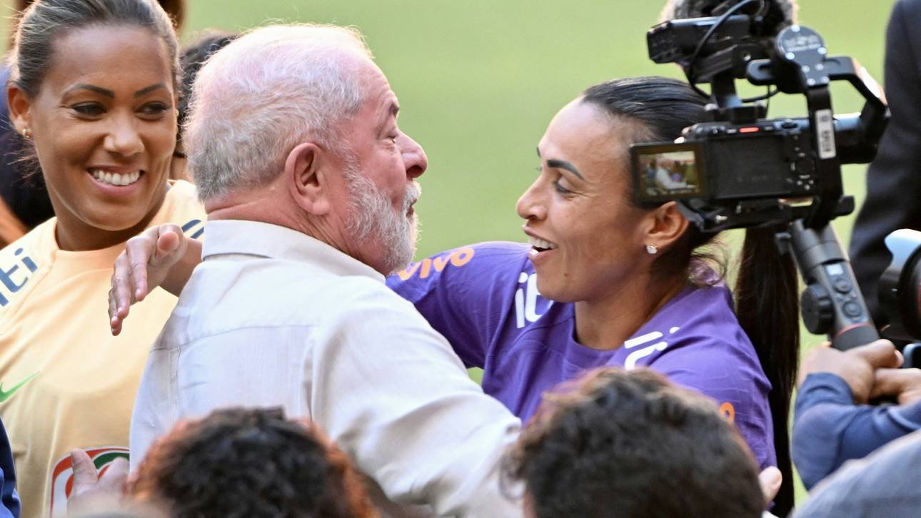 Präsident besucht Brasilien-Stars
