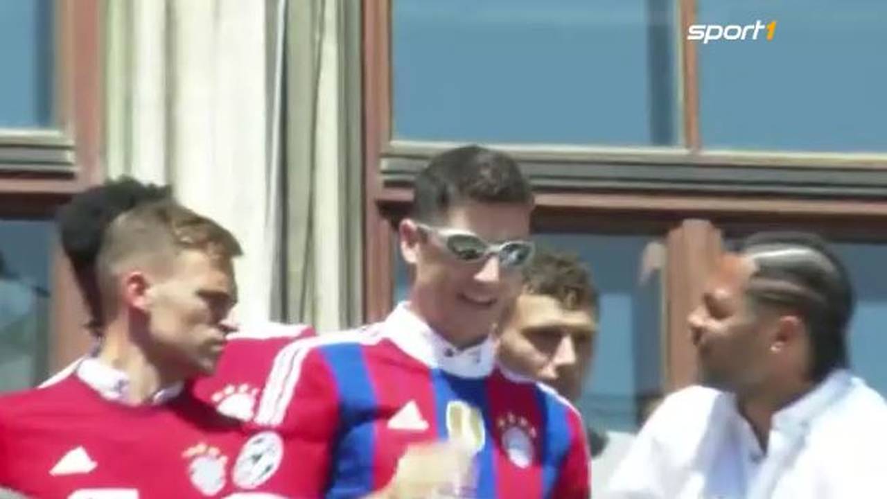 Bayerns Stadionsprecher Stephan Lehmann verwechselt Stanisic und Früchtl