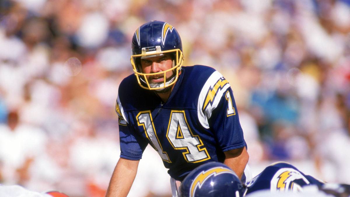 Rang 17 - DAN FOUTS (San Diego Chargers, 43.040 Passing Yards)