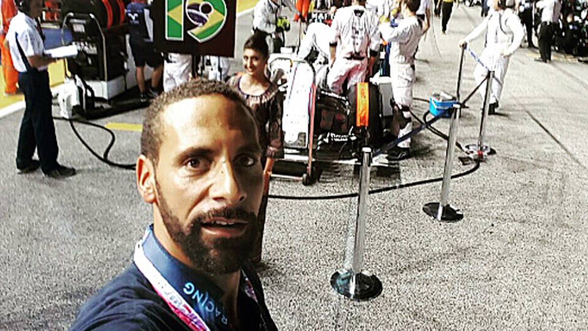 Ex-ManUnited-Profi Rio Ferdinand ist die Begeisterung über die Königsklasse des Motorsports ins Gesicht geschrieben