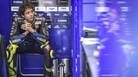 Valentino Rossi wurde bei dem Crash um ein Haar von einem Motorrad getroffen