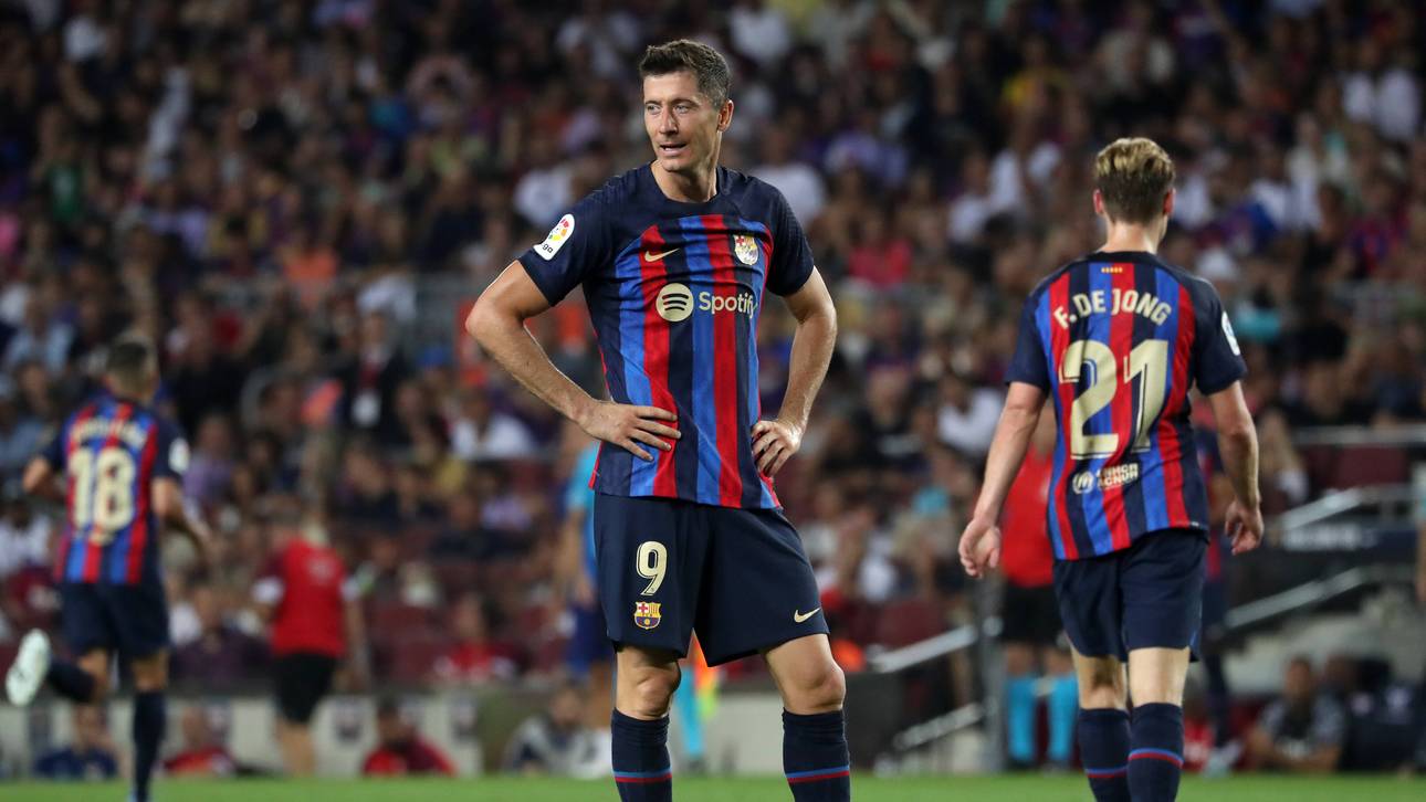 Das Pflichtdebüt von Robert Lewandowski für den FC Barcelona ist misslungen