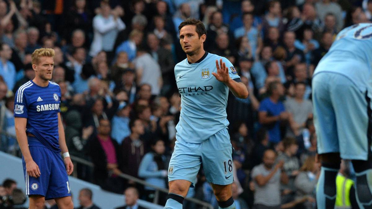 2014 verlässt Lampard dann Chelsea und wechselt zu New York City FC in die MLS - eigentlich. Denn der Klub soll erst 2015 in der US-Liga starten. Lampard wird deshalb ausgeliehen - in die Premier League zu Manchester City