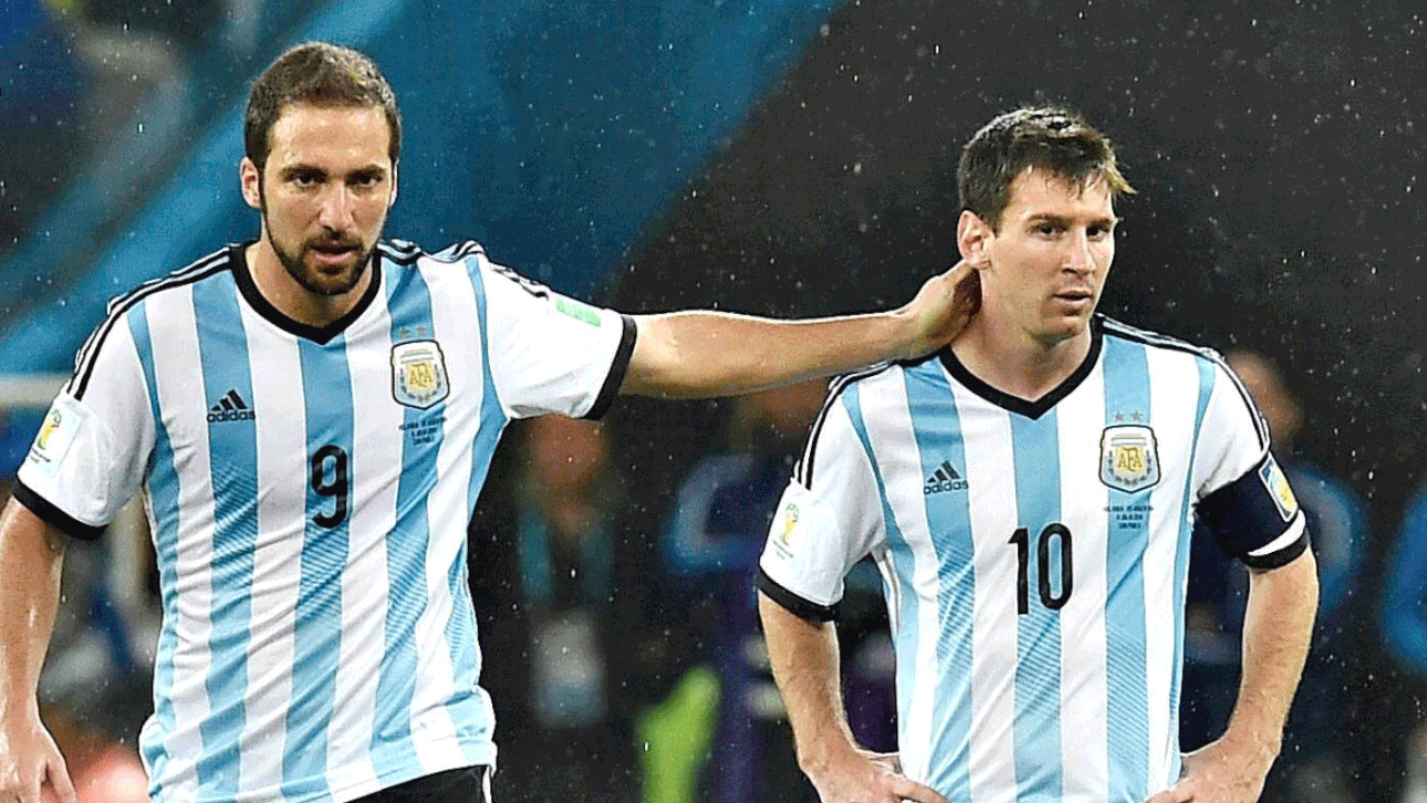 Higuaín rechnet mit Fußball ab