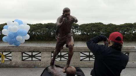 Die Statue von Lionel Messi wurde Ende Juni 2016 enthüllt