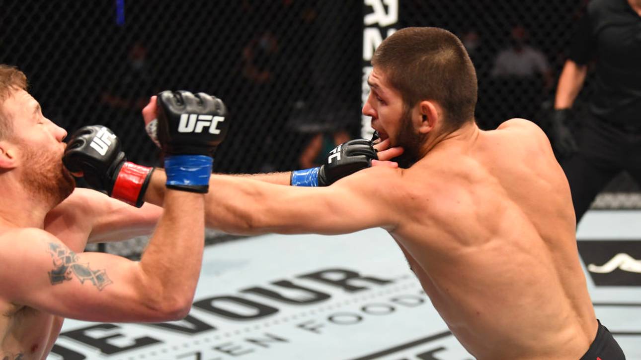 Khabib hört auf! Sieg trotz Fußbruch