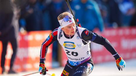 Isak Frey gilt als großes Biathlon-Talent. Im SPORT1-Interview spricht er über lobende Worte von Ole Einar Björndalen, einen riskanten Trainingstrend und seine Ziele für die Olympia-Saison.