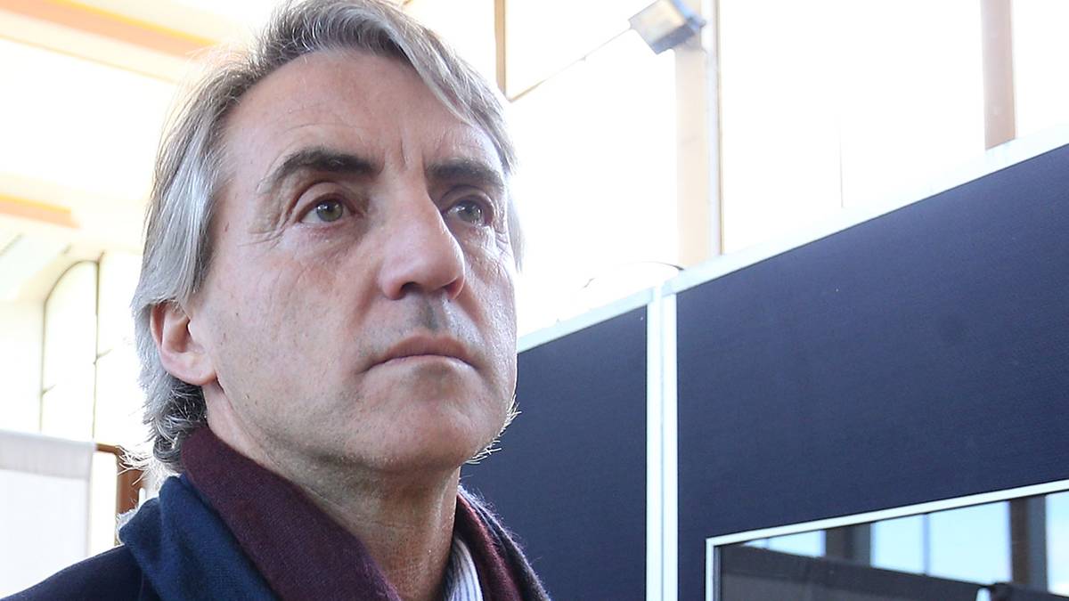 ROBERTO MANCINI: Der frühere Coach von Manchester City ist nach seiner Entlassung bei Inter Mailand im August verfügbar, wird von der "Wolfsburger Allgemeinen Zeitung" gehandelt. Wenn er sich auf das Projekt Wolfsburg einlassen würde, sollte der VfL ihn in Erwägung ziehen