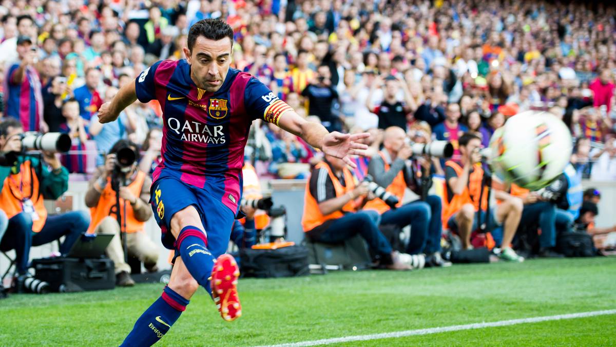 Xavis Rekord ist jedoch in Reichweite: Die spanische Legende hat seine Karriere bereits beendet, Messis Vertrag läuft noch bis Sommer 2021, d.h. er spielt voraussichtlich noch mindestens zwei Saisons. Nach dieser Spielzeit fehlen Messi noch 82 Einsätze, um Xavi zu überholen - ohne größere Verletzungspausen ist das definitiv zu schaffen