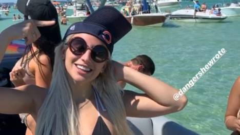 Roquan Smith feiert inmitten der Coronapandemie mit Pornostar Abella Danger