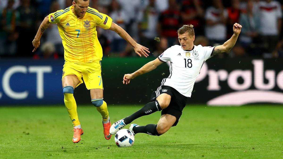 Mit seiner präzisen Freistoßflanke auf Mustafi maßgeblich am 1:0 beteiligt. Sehenswert auch seine Vorlage auf Sami Khedira. Die meisten offensiven Aktionen liefen über den Champions-League-Sieger von Real Madrid. Suchte auch den Abschluss wie in der 52. Minute, als sein Schuss die Latte touchierte. Konnte im defensiven Mittelfeld aber ab und zu die Löcher nicht stopfen. SPORT1-Note: 2,5