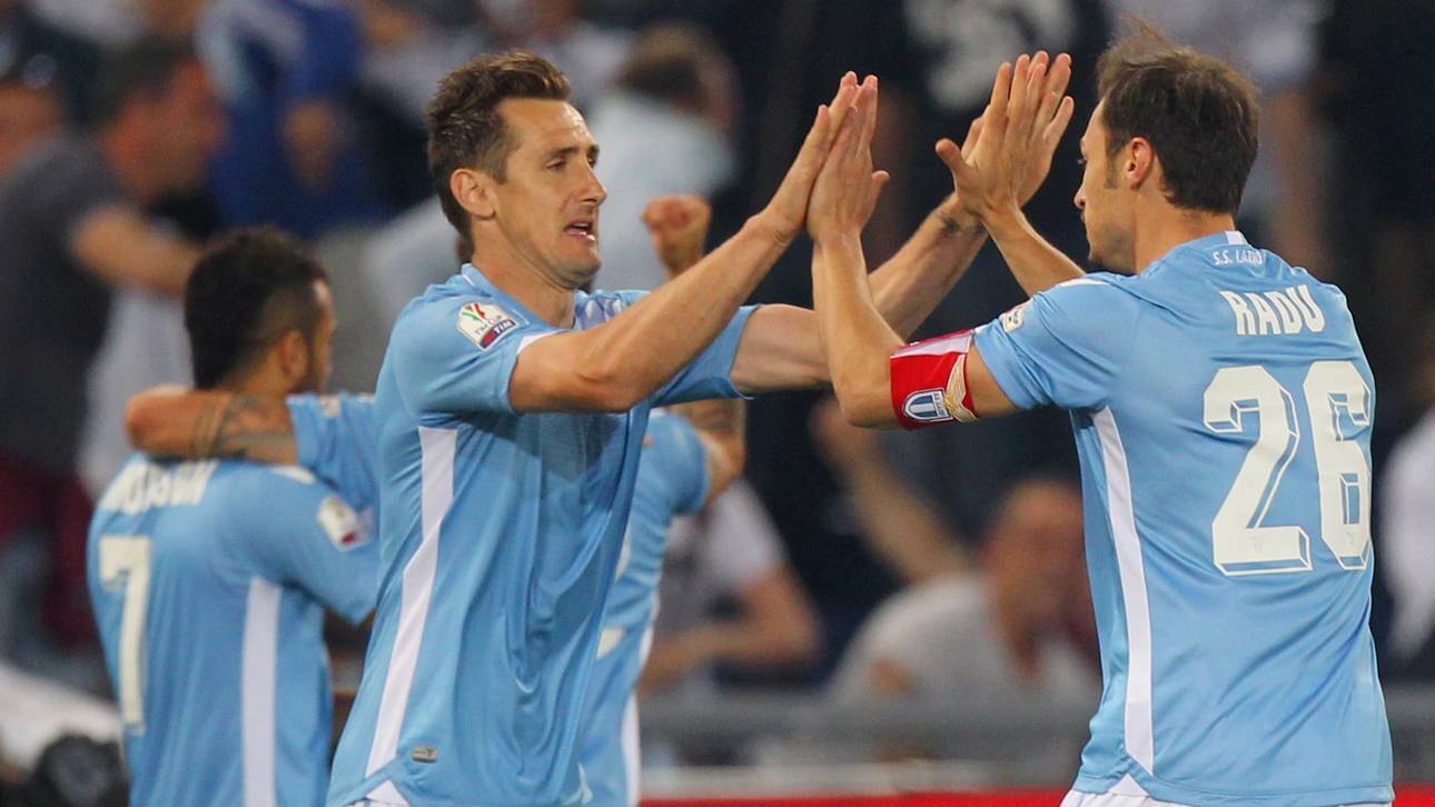 Klose siegt im Duell mit Toni