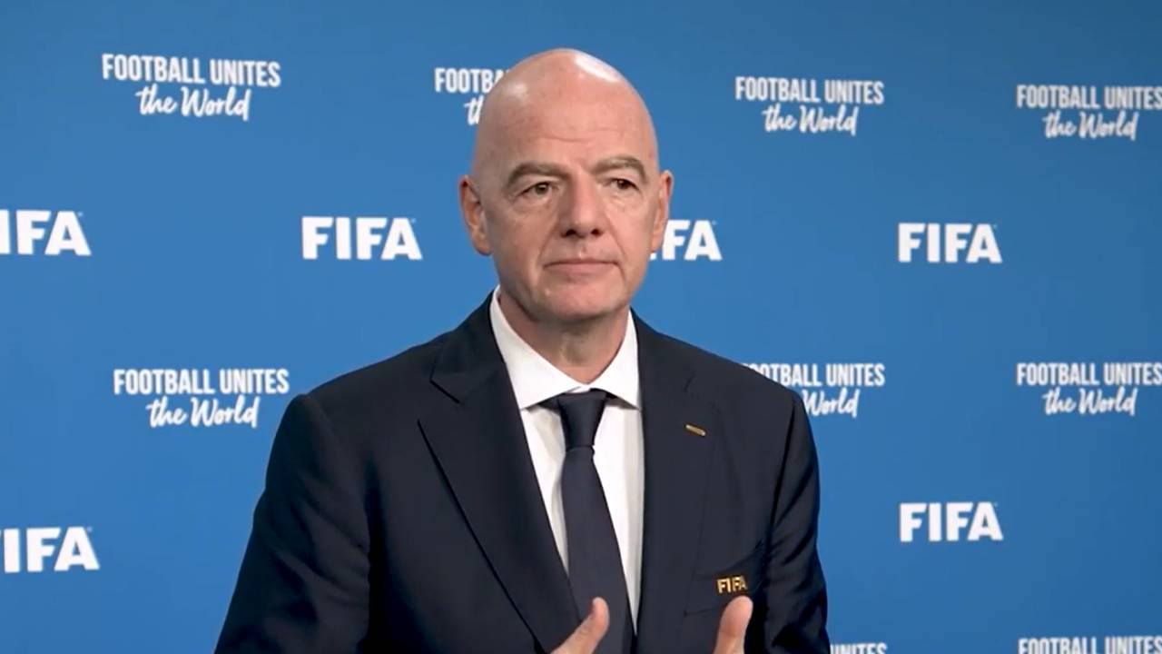 "Fußball kann keine geopolitischen Probleme lösen - aber..."