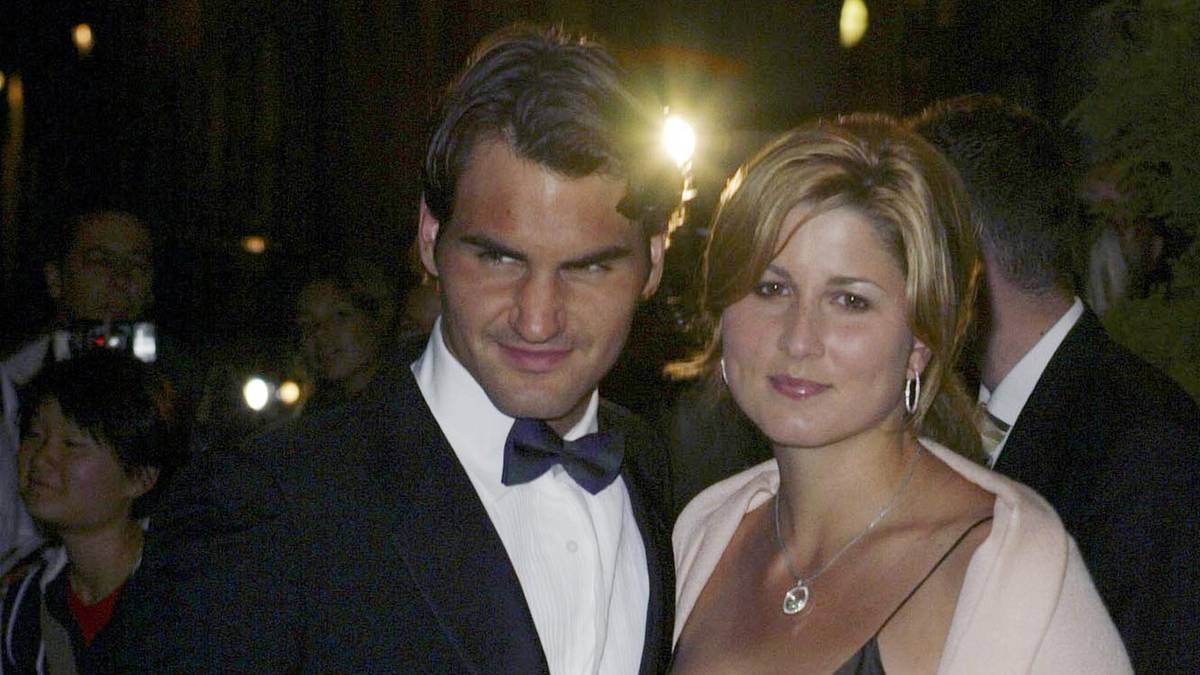 MIROSLAVA VAVRINEC und ROGER FEDERER: Auch dieses Paar ist bereits seit fast 20 Jahren zusammen. Bei den Olympischen Spielen 2000 in Sydney traf der Schweizer seine Tenniskollegin, neun Jahre später läuteten die Hochzeitsglocken. Gemeinsam haben "Mirka" und Roger vier Kinder - beide Male waren es Zwillinge