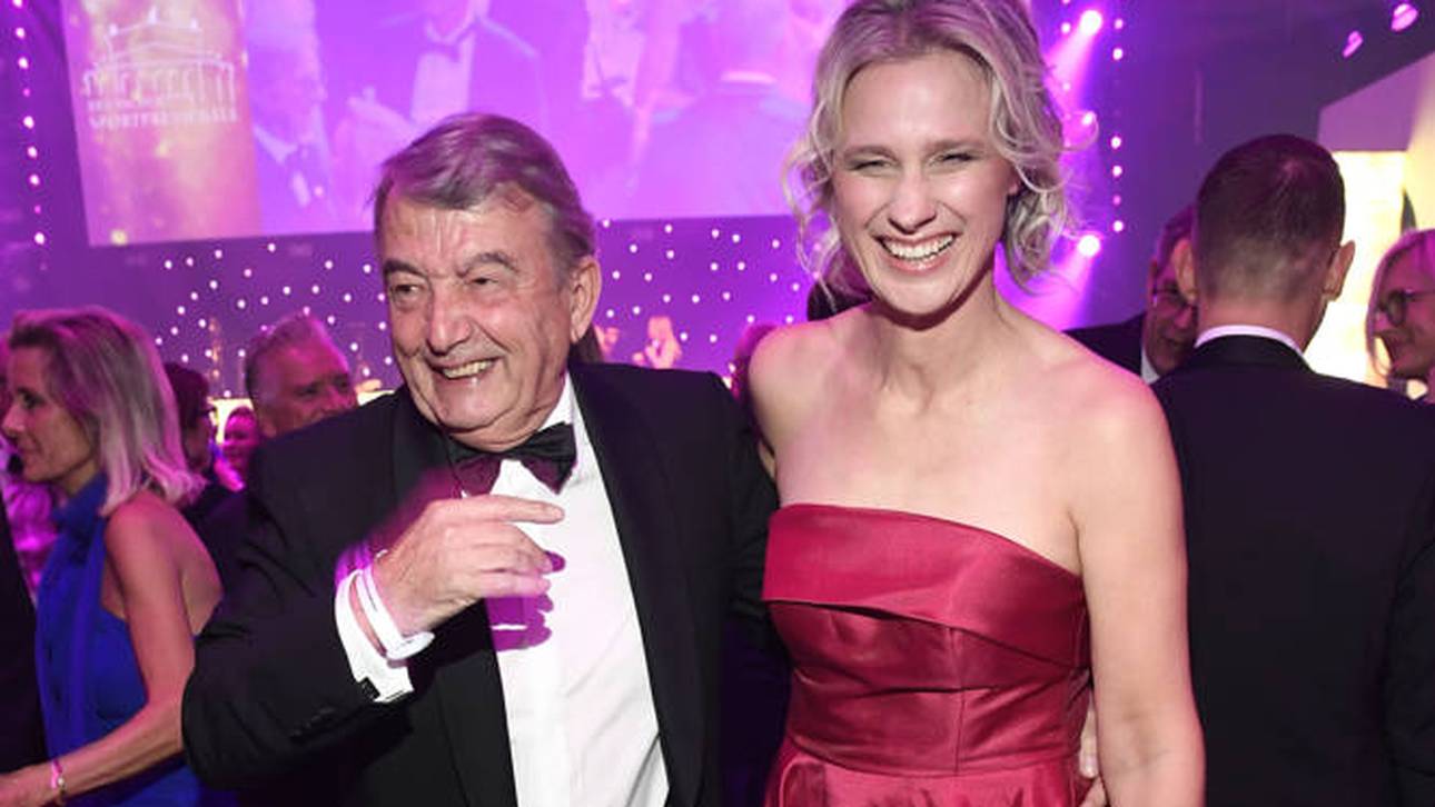 Wolfgang Niersbach und DOSB-Präsidiumsmitglied Britta Heidemann beim Sportpresseball im November