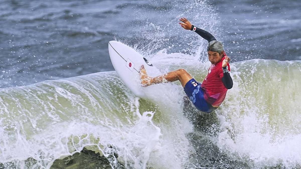 Der Japaner Kanoa Igarashi zeigt auf dem Surfbrett, was in ihm steckt