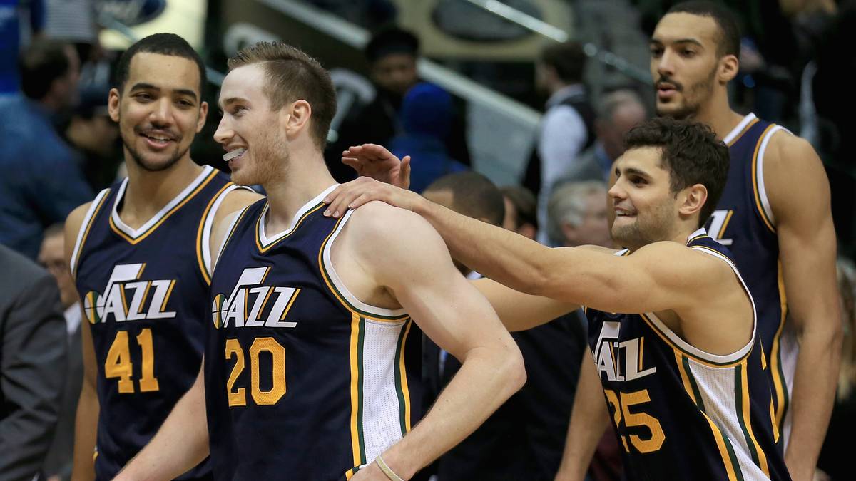 Die Jazz verpassten 2015/2016 nur haarscharf die Playoffs. Die Defensive wird erneut Utahs Trumpf sein, mit George Hill wurde die Baustelle Point Guard behoben. Joe Johnson bringt Erfahrung und Scoring-Fähigkeiten. In diesem Jahr dürfen die Jazz jubeln