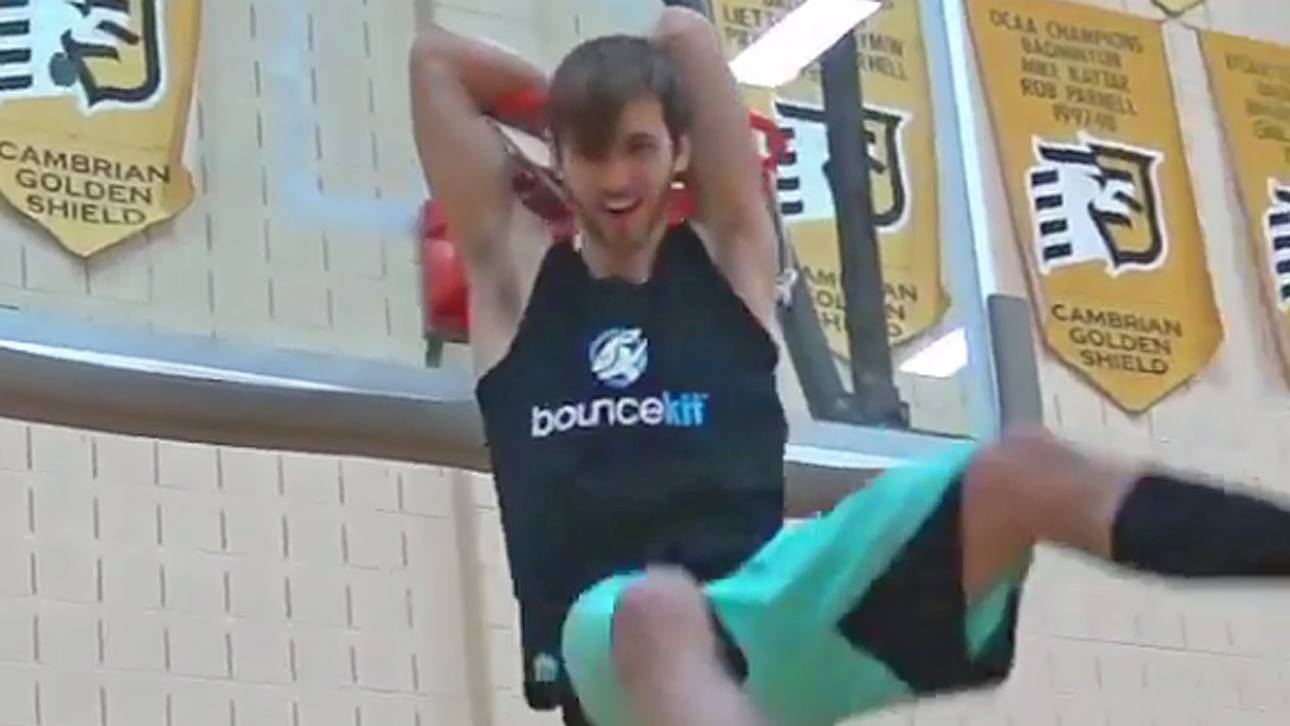 Dunk-König lässt es spektakulär krachen