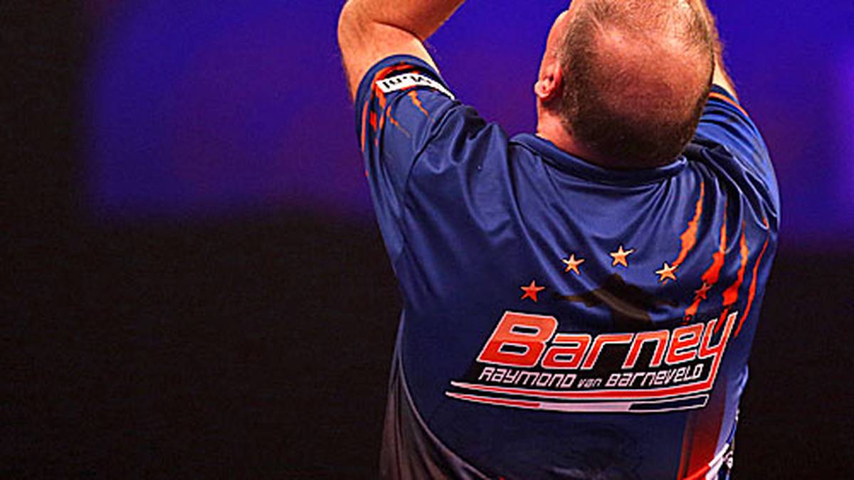 Erleichterung pur bei "Barney" als er den Matchdarts ins Bulls-Eye wirft