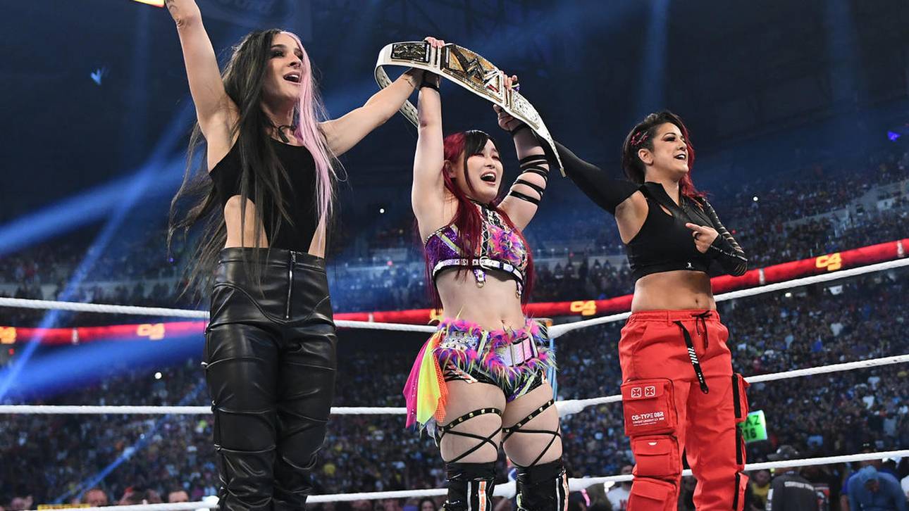 Doppel-Paukenschlag bei WWE-Frauen