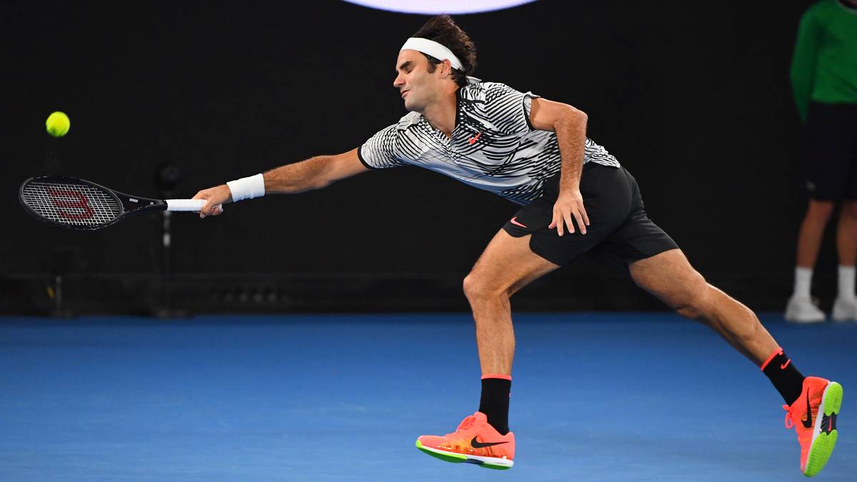Dann spielt sich Federer nahezu in einen Rausch und hat in unglaublichen Ballwechseln meist das bessere Ende für sich