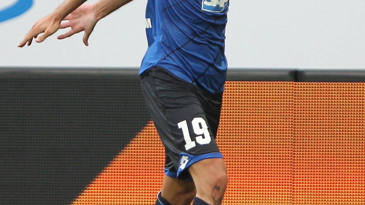 Nun muss Uth erst einmal seine Verletzung auskurieren und wieder zu seiner teils überragenden Form der Vorsaison finden. Dann könnte Uth aber im Frühjahr eine ernstzunehmende Alternative für den Bundestrainer sein