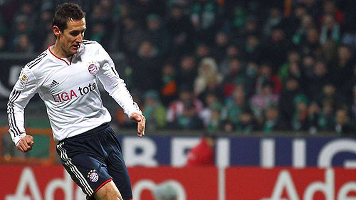 Sein letztes Bundesliga-Tor erzielt Klose mit diesem Schuss am 24. Januar 2011 in der 88. Minute zum 3:1 bei seinem Ex-Klub Werder Bremen. Nach 98 Spielen und 24 Treffern für den Rekordmeister. Nach vier Jahren bricht Klose seine Zelte in München ab